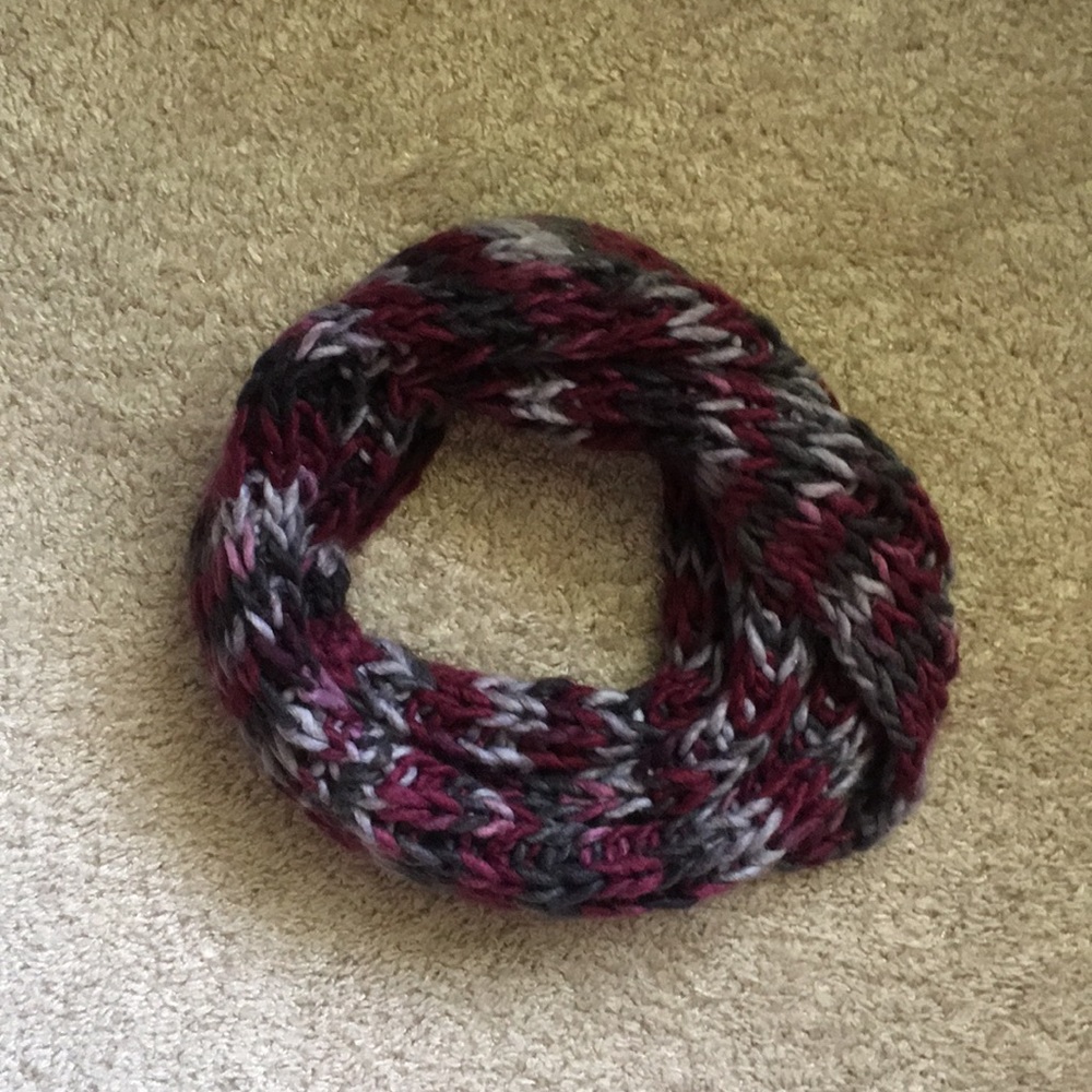 Knit infinity scarf - Handmade in Chile